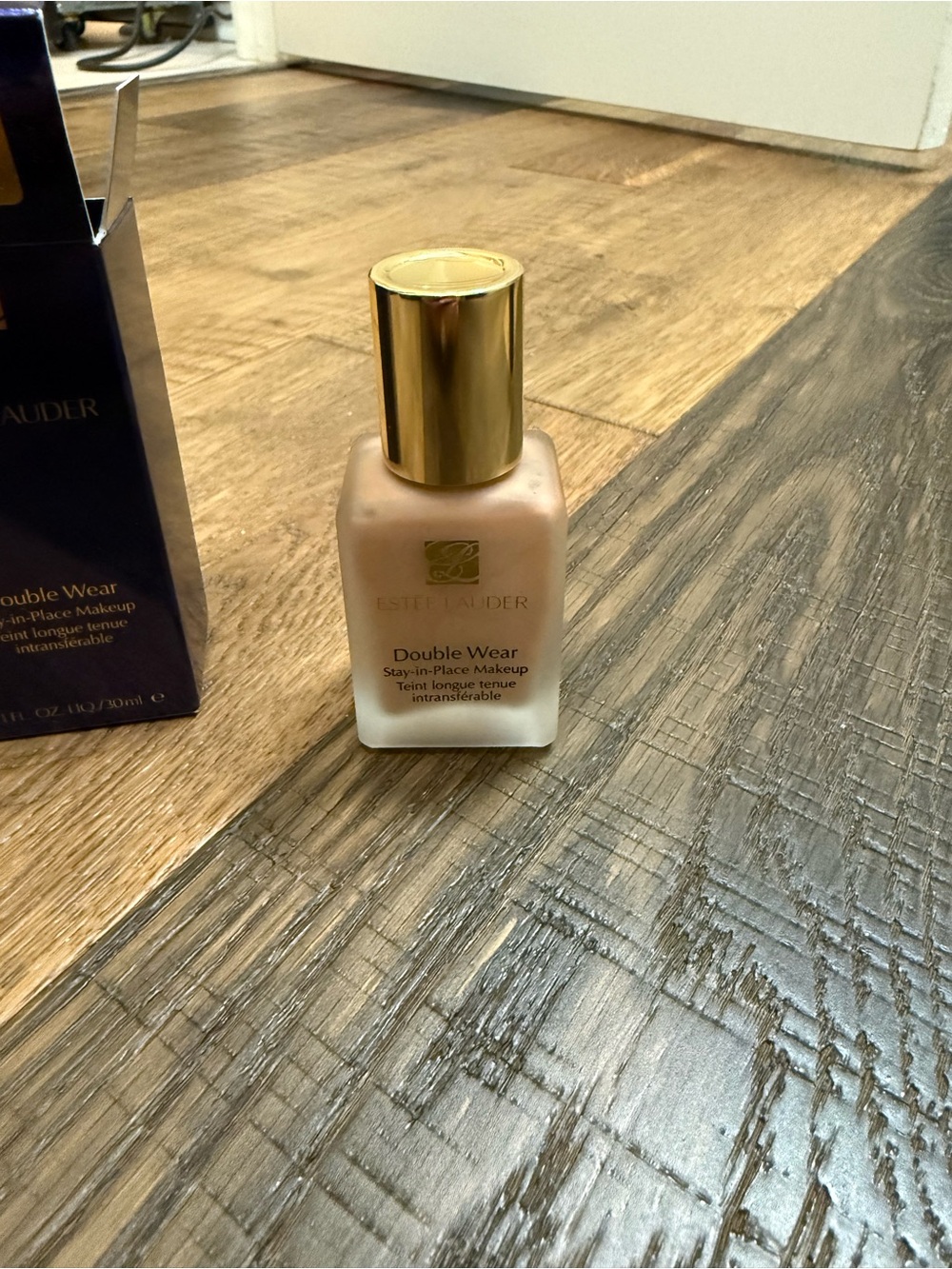 Estee Lauder Double Wear Foundation - Beige with Gold Cap